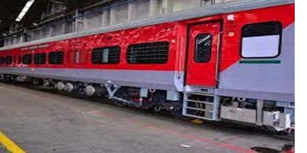  इंदौर-दौंड स्पेशल ट्रेन पटरी से उतरी, अफरा-तफरी का माहौल