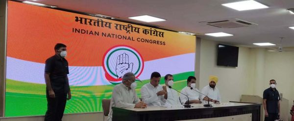  राहुल गांधी लखनऊ के लिए निकले,  सीएम् भूपेश बघेल रहें मौजूद 