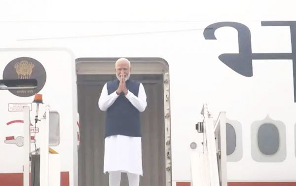 PM नरेंद्र मोदी संयुक्त अरब अमीरात की यात्रा पर निकले