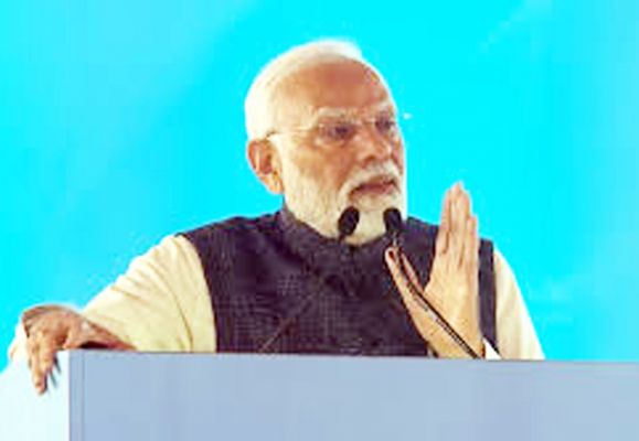 गुलामी की मानसिकता ने भारत की विकास यात्रा को बहुत प्रभावित किया : PM मोदी