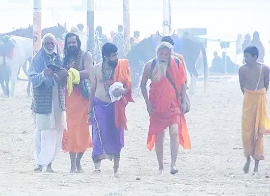 MahaKumbh : मौनी अमावस्या पर अमृत स्नान के लिए अखाड़े त्रिवेणी संगम पर एकत्रित हुए