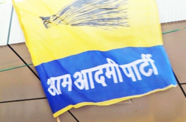 "आप' के 15 पार्षदों ने दिया इस्तीफा, 'इंद्रप्रस्थ विकास पार्टी' के नाम से बनाएंगे थर्ड फ्रंट