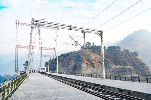 141 साल बाद कश्मीर देश के रेल नेटवर्क से जुड़ा