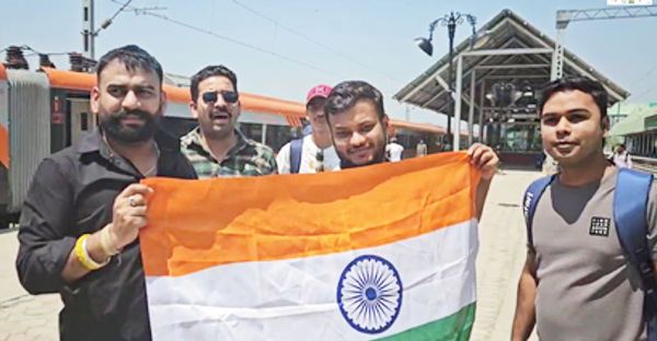 यात्री बोले- सड़क से सफर में लगता था 12 घंटा, अब लग रहे महज 3 घंटे