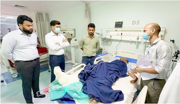 "लोकल ट्रेन के निर्माणाधीन रैकों में लगेंगे स्वचालित दरवाजे"