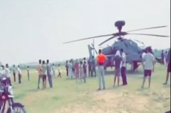 भारतीय वायुसेना के अपाचे हेलीकॉप्टर M17 की इमरजेंसी लैंडिंग, मचा हड़कंप