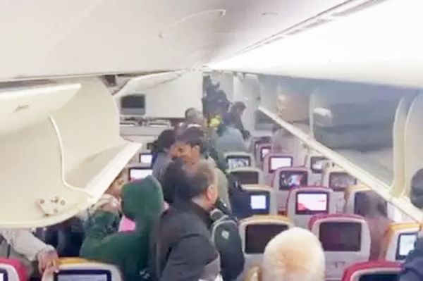 तकनीकी समस्या के कारण Air India की एक और उड़ान कोलकाता में विलंबित
