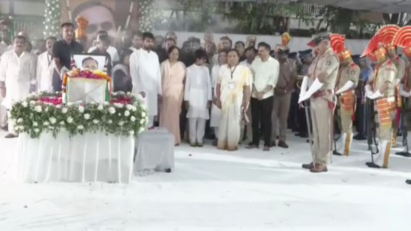 गुजरात के पूर्व मुख्यमंत्री विजय रूपाणी का पूरे राजकीय सम्मान के साथ किया गया अंतिम संस्कार
