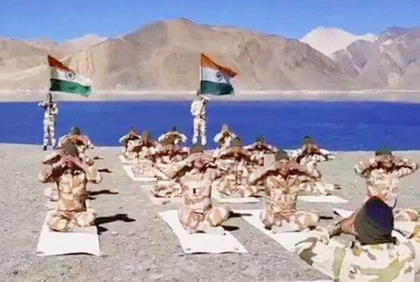 भारत-तिब्बत सीमा पुलिस ने 14000 फीट से अधिक की ऊंचाई पर किया योग