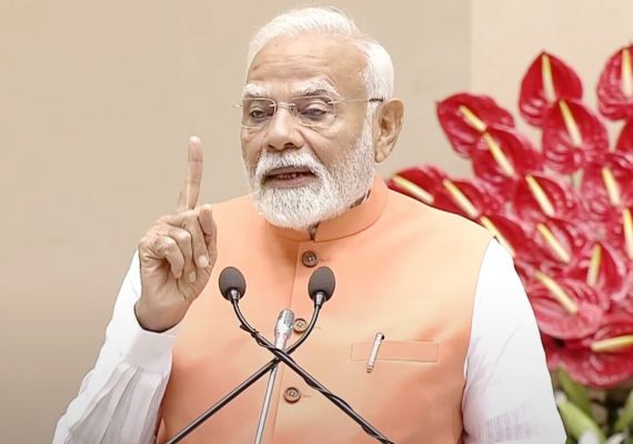 प्रधानमंत्री नरेंद्र मोदी मोदी ने श्रीनारायण गुरु को किया नमन
