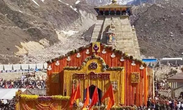 चार धाम यात्रा भूस्खलन के कारण रुकी थी, अब फिर से शुरू