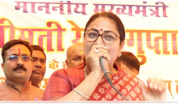 CM रेखा गुप्ता ने शालीमार बाग में विकास परियोजनाओं का किया उद्घाटन