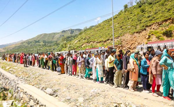 दो लाख से अधिक श्रद्धालुओं ने किए बाबा बर्फानी के दर्शन