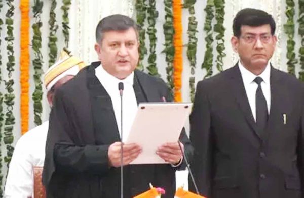 झारखंड हाईकोर्ट के 17वें चीफ जस्टिस बने तरलोक सिंह चौहान