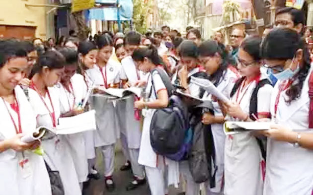 पश्चिम बंगाल 10वीं बोर्ड परीक्षा में 86 प्रतिशत छात्र-छात्राएं हुए पास