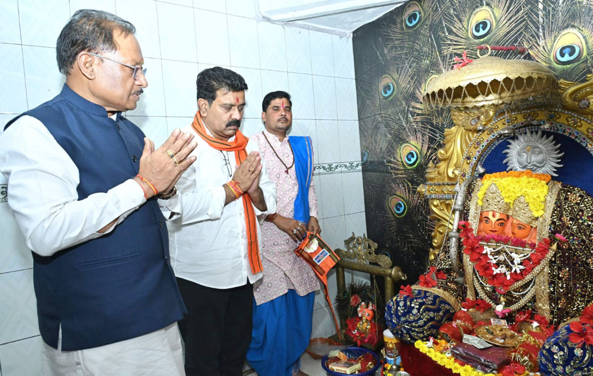 CM विष्णुदेव साय ने माता कौशल्या की पूजा-अर्चना कर प्रदेशवासियों की सुख-समृद्धि की कामना की