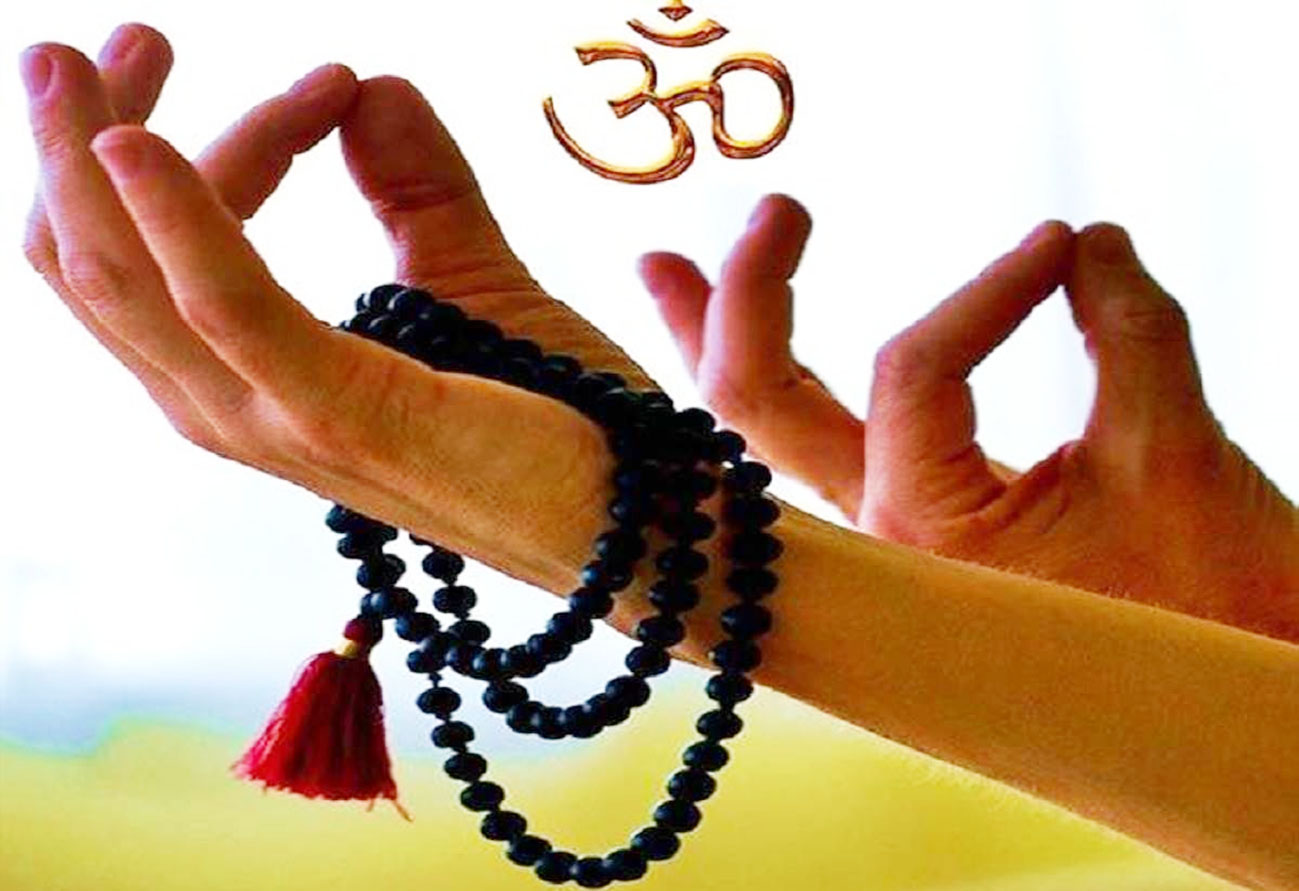सोम प्रदोष व्रत पर करें इन मंत्रों का जाप