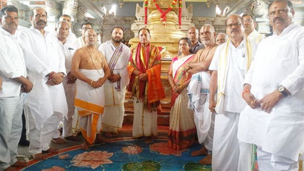 CM विष्णुदेव साय ने तेलंगाना के भद्राचलम में श्री सीतारामचंद्र स्वामी मंदिर में की पूजा-अर्चना