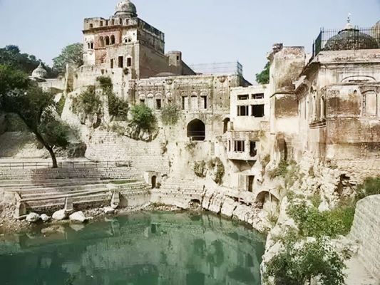 राजस्थान में है 5000 साल पुराना मंदिर, जहां भोलेनाथ ने गिराए थे आंसू