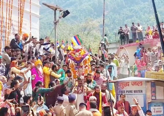 चारधाम यात्रा : ओंकारेश्वर मंदिर से केदारनाथ धाम रवाना हुई बाबा केदार की डोली