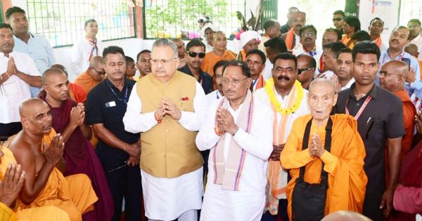 मुख्यमंत्री ने भगवान गौतम बुद्ध की पूजा-अर्चना कर प्रदेश की जनता की सुख-समृद्धि एवं खुशहाली की कामना