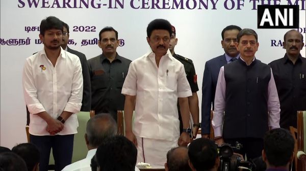  तमिलनाडु:मुख्यमंत्री एम.के. स्टालिन के बेटे उदयनिधि बने मंत्री, राजभवन मे लिया शपथ 