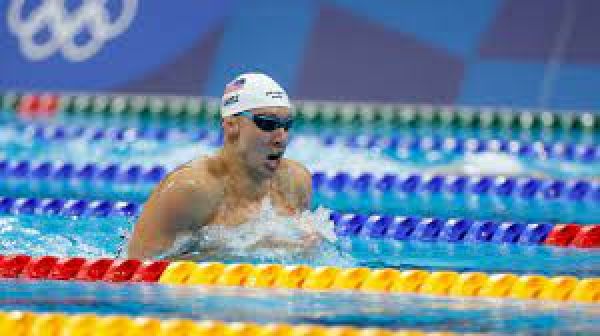 टोक्यो ओलंपिक की तैराकी प्रतियोगिता में रिले स्पर्धा का स्वर्ण पदक जीता