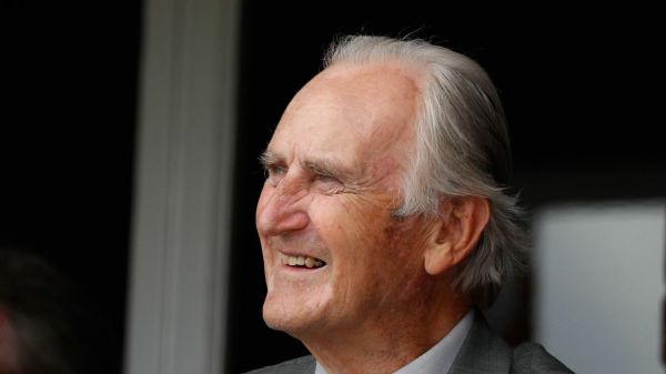 इंग्लैंड के पूर्व कप्तान टेड डेक्स्टर का 86 साल की उम्र में निधन