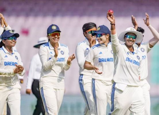 भारतीय महिला टीम ने इंग्लैंड को रिकॉर्ड 347 रन से हराकर रचा इतिहास