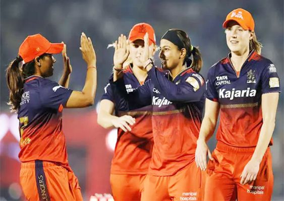 खेल WPL : मुंबई इंडियंस पर RCB की 11 रन की जीत ने दिल्ली कैपिटल्स को फाइनल में पहुँचाया