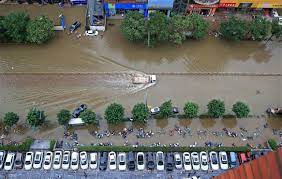 चीन में  भारी बारिश के कारण  33 लोगों की मौत 