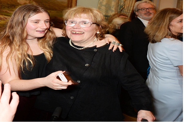 ब्रिटेन के प्रधानमंत्री बोरिस जॉनसन की बेटी ने अंडरगार्मेंट्स के लिए कराया बोल्ड फोटोशूट