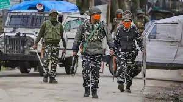 भारतीय सुरक्षा बलों ने खतरे को देखते हुए जम्मू-कश्मीर के सीमावर्ती इलाकों के साथ-साथ भीतरी इलाकों में जारी किया अलर्ट