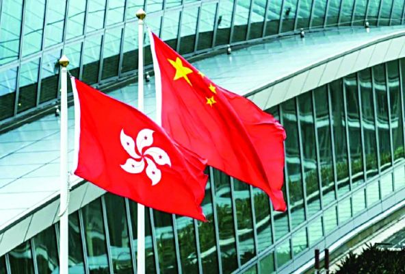  हांगकांग के निजी स्कूलों में फहराया जाएगा चीनी झंडा