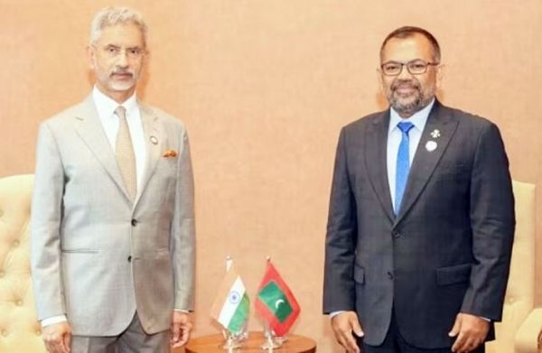मालदीव से विवाद के बीच विदेश मंत्री मूसा जमीर से मिले जयशंकर