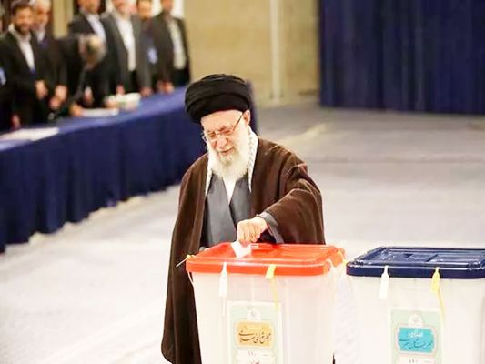 Iran national election : सर्वोच्च नेता खामेनेई ने डाला वोट