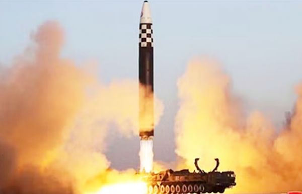 उत्तर कोरिया ने जापान सागर की ओर बैलिस्टिक मिसाइल दागी